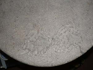 Plato metate barriles detalle