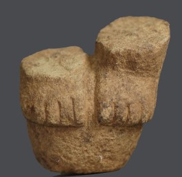Base de escultura antropomorfa del sitio Batambal