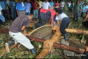 Especialistas en el traslado de la piedra de moler copia