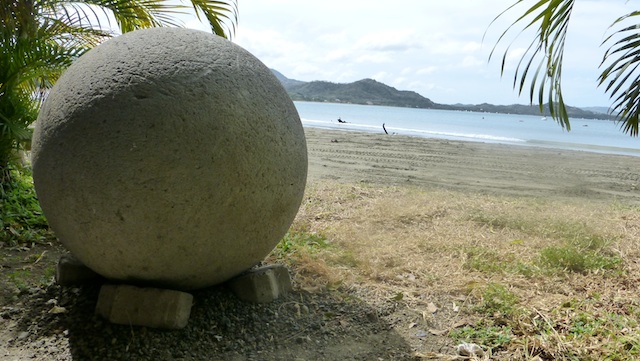 Esferas en la&nbsp;playa